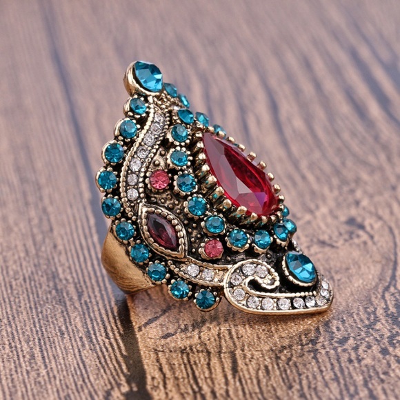 NWT Bohemian Rhinestone Statement Ring - Picture 5 of 6